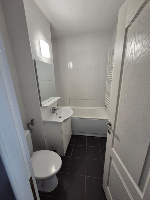 Închiriez garsoniera Brasov