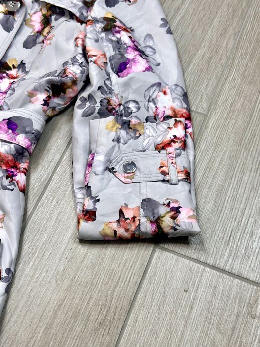 Дамско палто Guess - размер M, отлично състояние