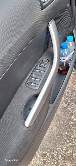 пежо 308 черен металик,3070,00€