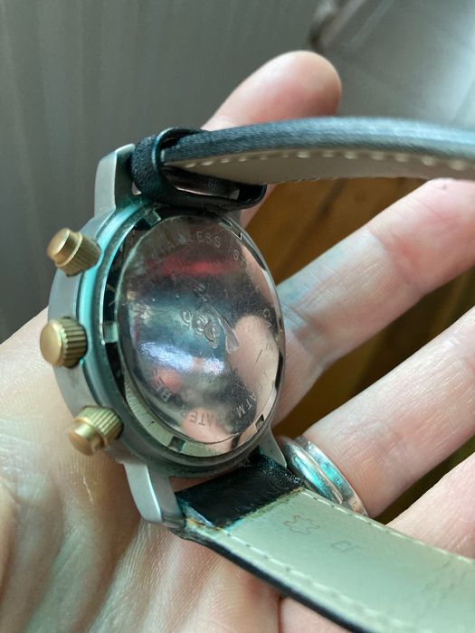 Кварцов хронограф марка 555