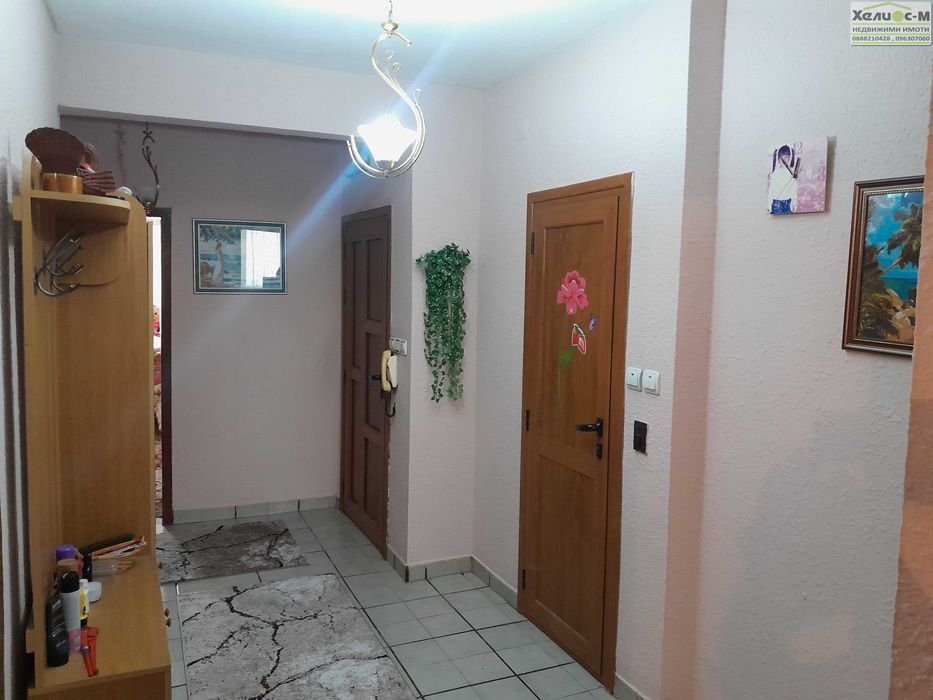 Продава се Четиристаен апартамент в Монтана, Широк център - 106 кв.м за 1732 €/кв.м - Снимка #11