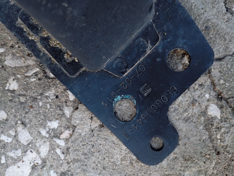 Греда предна броня Seat Ibiza 6l