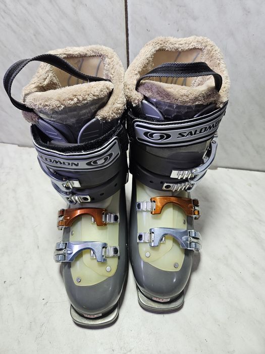 Clapari ski schi  Salomon  mondo 24-24,5   corespunde mărimii 38