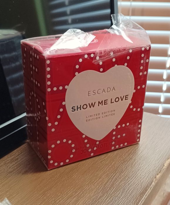 Парфюм Escada Show Me Love