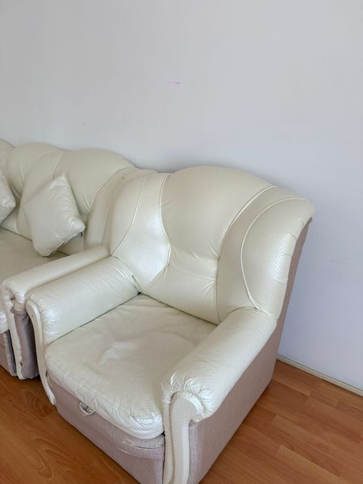 Продам диван в хорошем состоянии