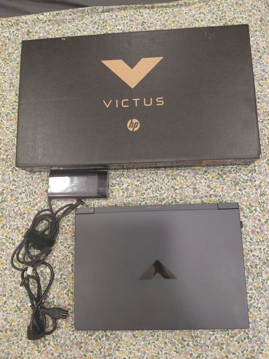 Геймърски лаптоп HP Victus 15.6 512GB 16GB
