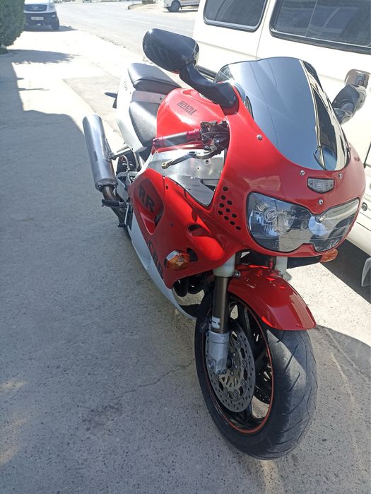 Honda cbr900rr fireblade