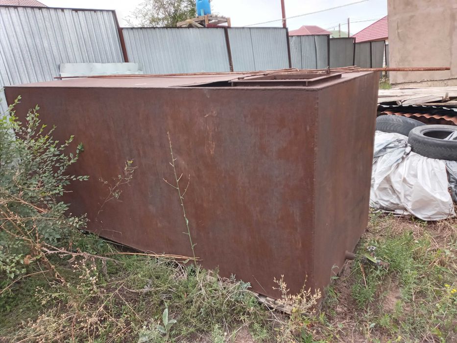 Емкость 3-куб,железный