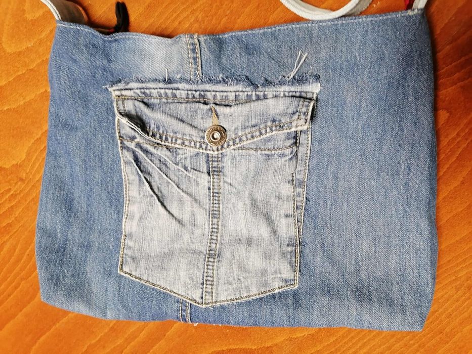 Дънкова чанта с дълга дръжка