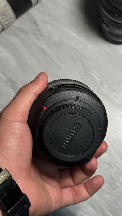 Canon EF 85mm f/1.2L II USM