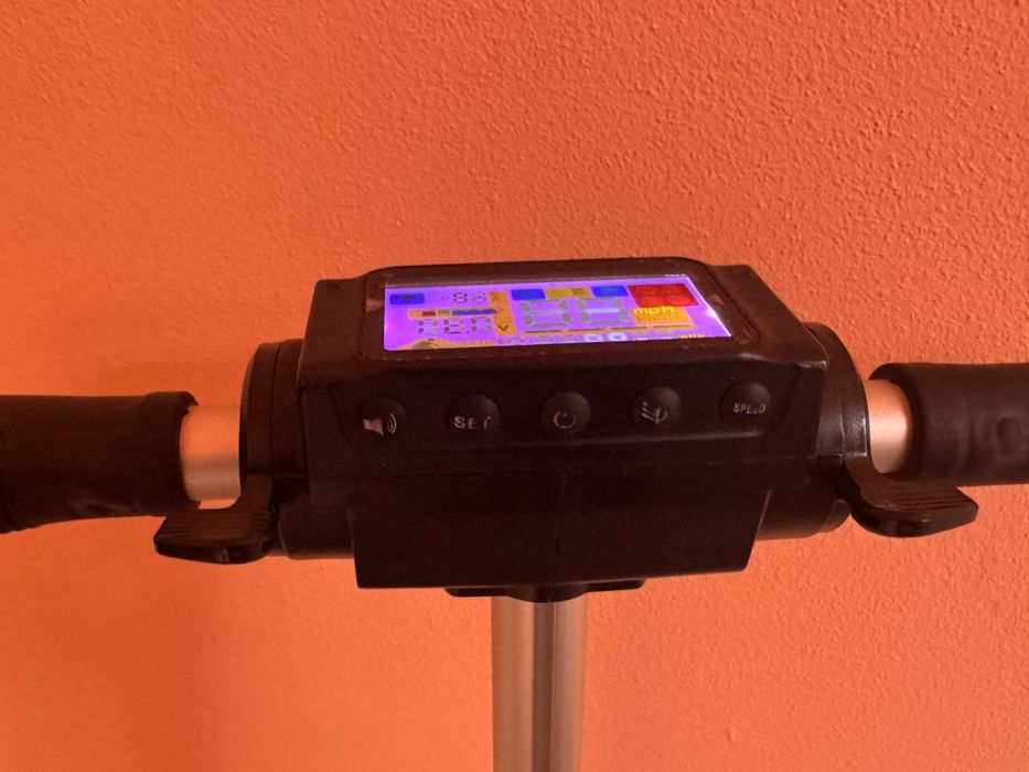 Vând trotinetă electrică