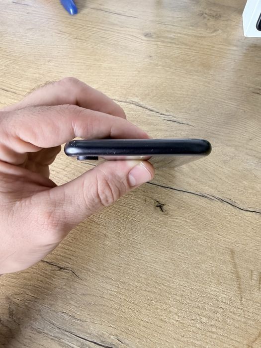 Телефон Iphone XR