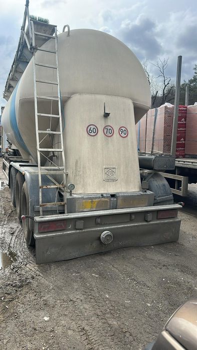 Semiremorca Feldbinder- Cimentruc