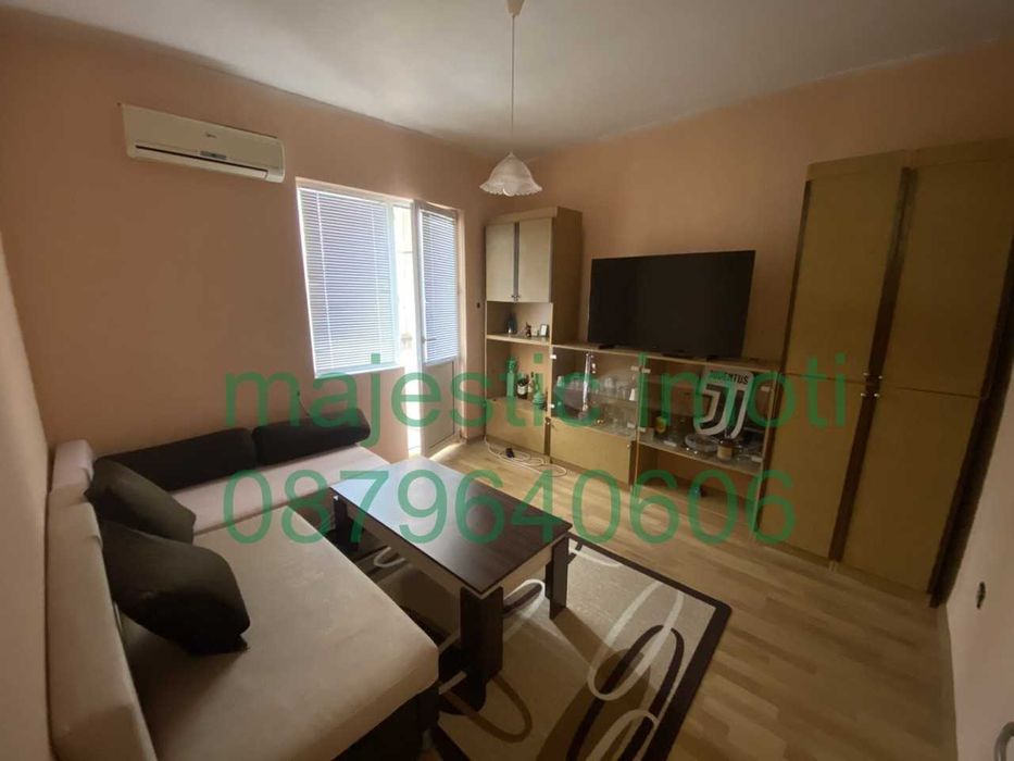 Продава се Тристаен апартамент в Пловдив, Изгрев - 94 кв.м за 570 €/кв.м - Снимка #1