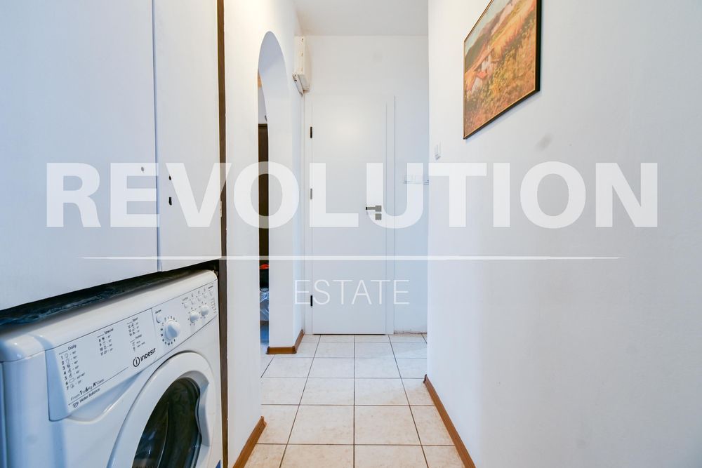 Дава се под наем Тристаен апартамент в София, Лозенец - 120 кв.м за 900 € - Снимка #6