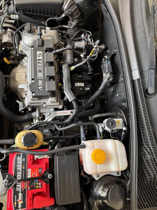 Jentra 2023 yil 3pazitsa avtomat srochna sotiladi. Lyuk abs  bor.