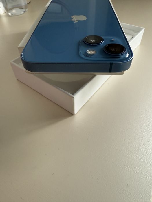 Продам Iphone 13