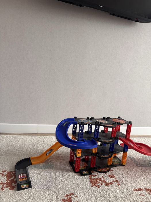 Продам парковку доя машинок