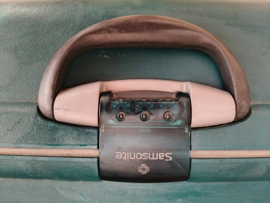 Продам чемодан Samsonite