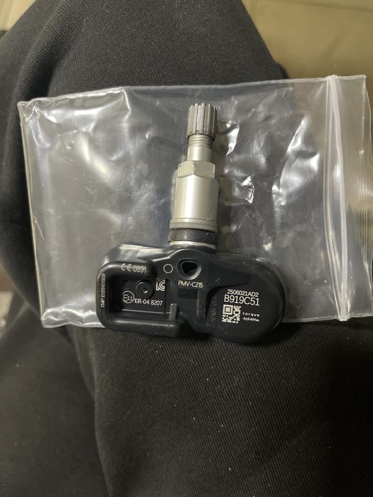 Продам Датчик давления шин для Тойоты