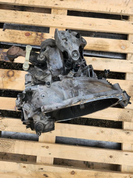 Скоростна кутия за пежо 207 1.6 16в 120 коня