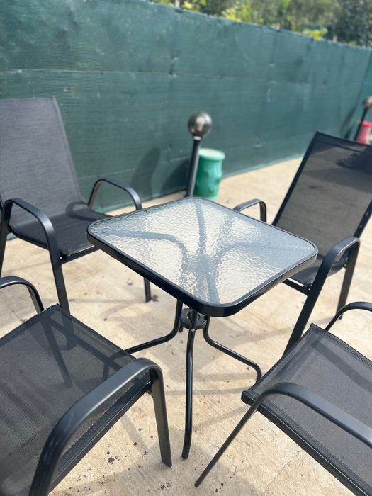 Градински мебели