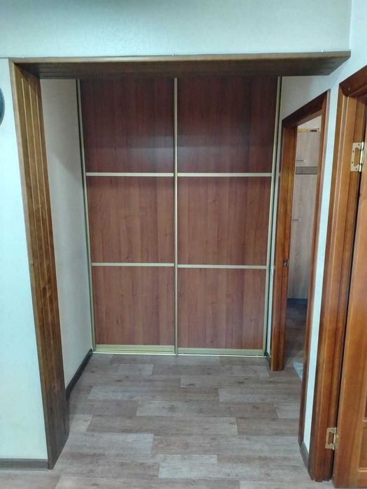 Продам 4-х комн.район Пристани,2/5 эт..