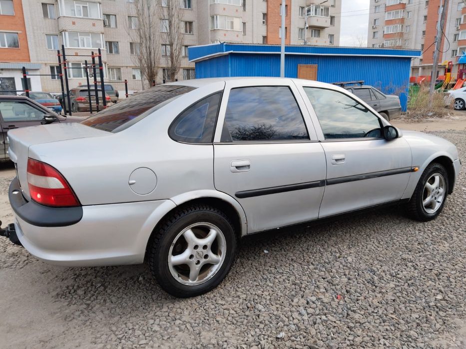 Продам опель вектра Б срочно