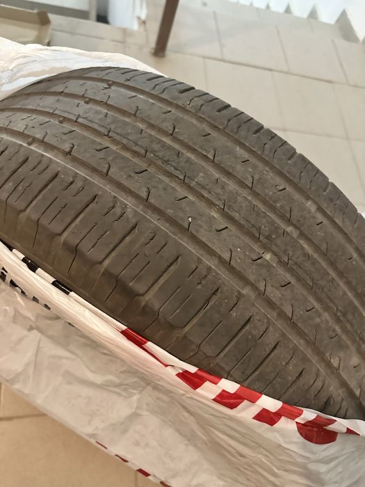 Продам шины CONTINENTAL  235 65/R17