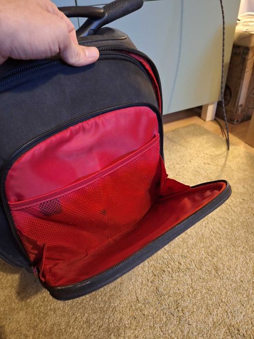 Ghiozdan Nikidom, cu roti mari