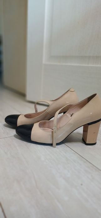 Продам б/у обувь.