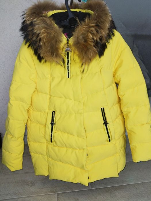 Продам зимний пуховик,лёгкий  и тёплый.