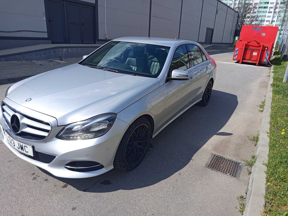 Mercedes E220 десен волан