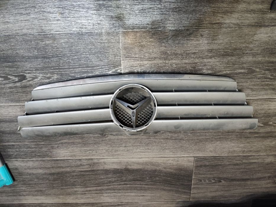 Продам решетку от w203