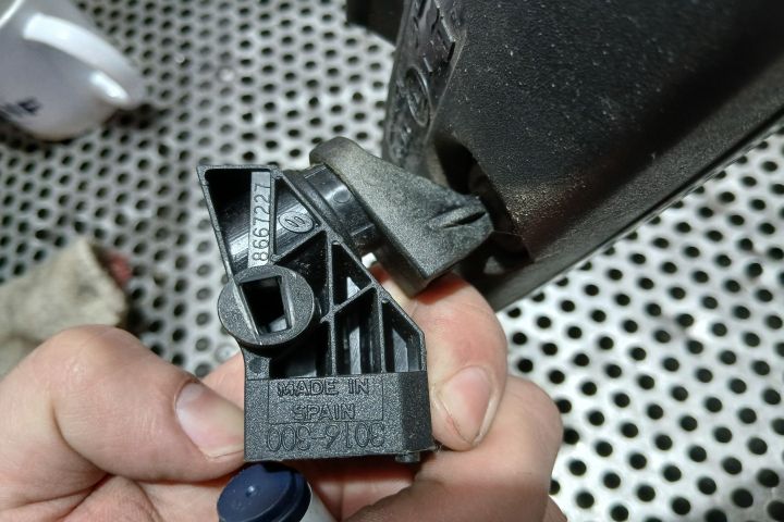 Oglinda retrovizoare parbriz E11015478 8667227 E11015478 8667227 Volv