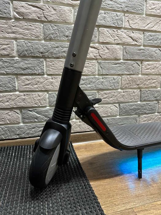 Продам самокат электрический Seegway Ninebot es2