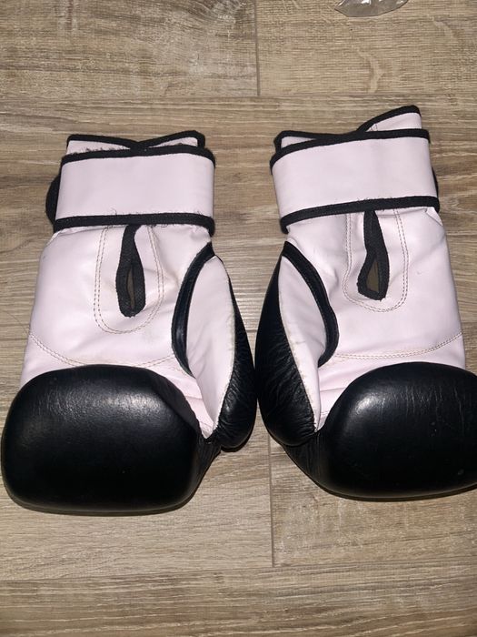 Боксерские перчатки adidas