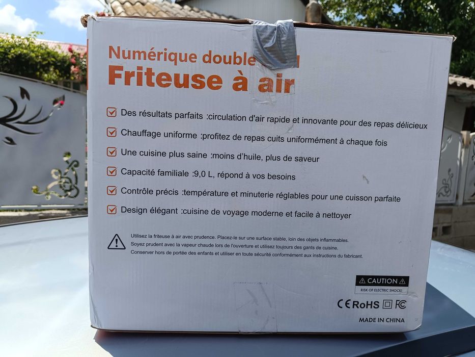 Vând friteuza cu aer cald