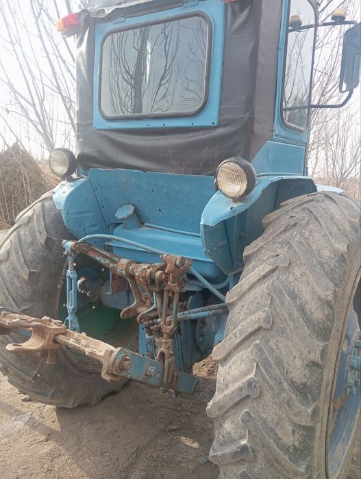 T.28.traktor sotiladi