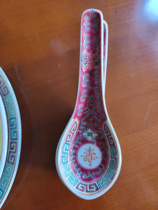 Set farfurie/linguri chinezesti 27 buc