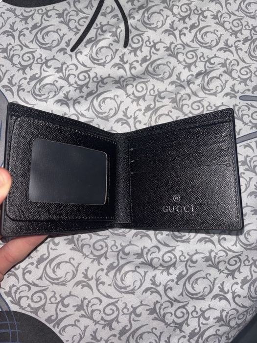 Portofel gucci.
