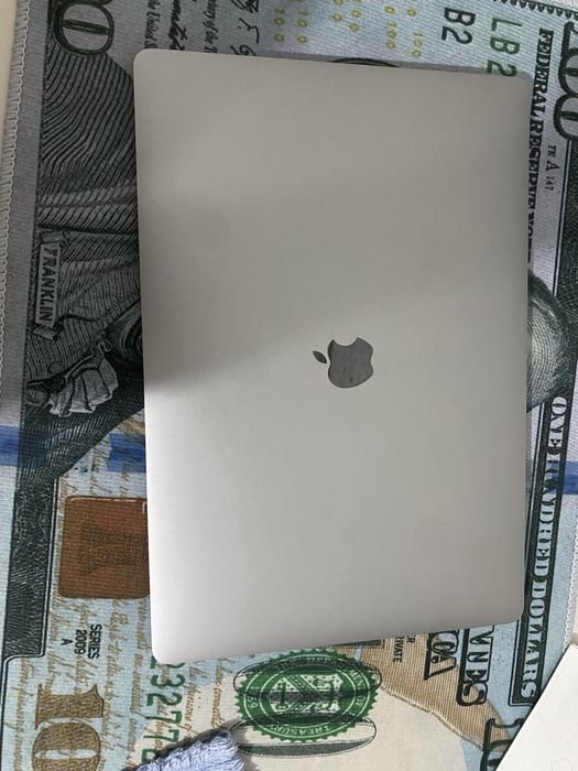 MacBook Pro 16 2019  Core i9 32GB RAM  1TB SSD  Ideal