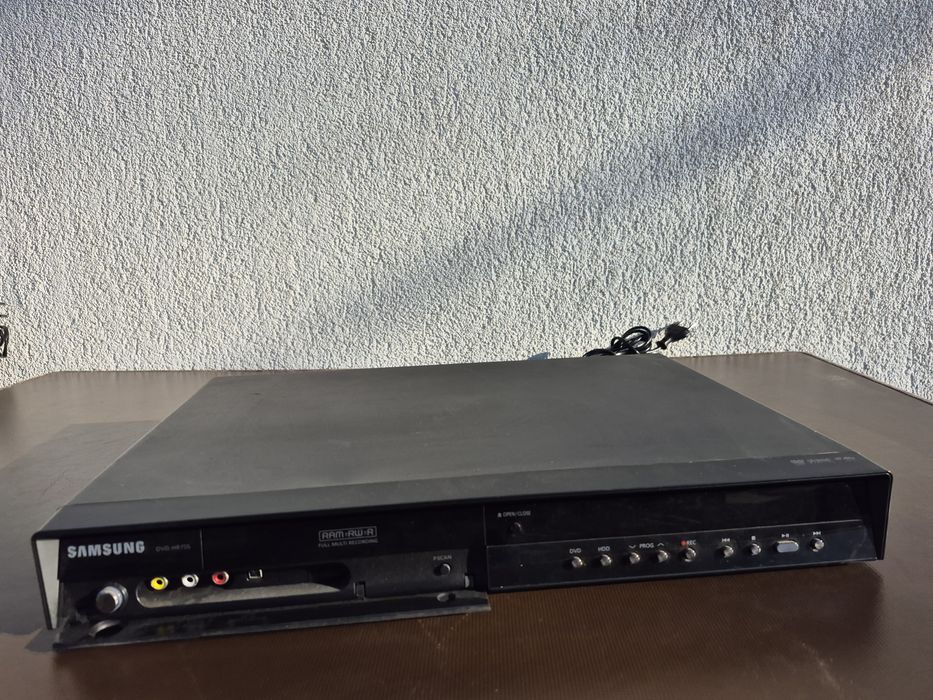Vând HDD&DVD Rekording marca Samsung model DVD-HR755-made in  Slovakia