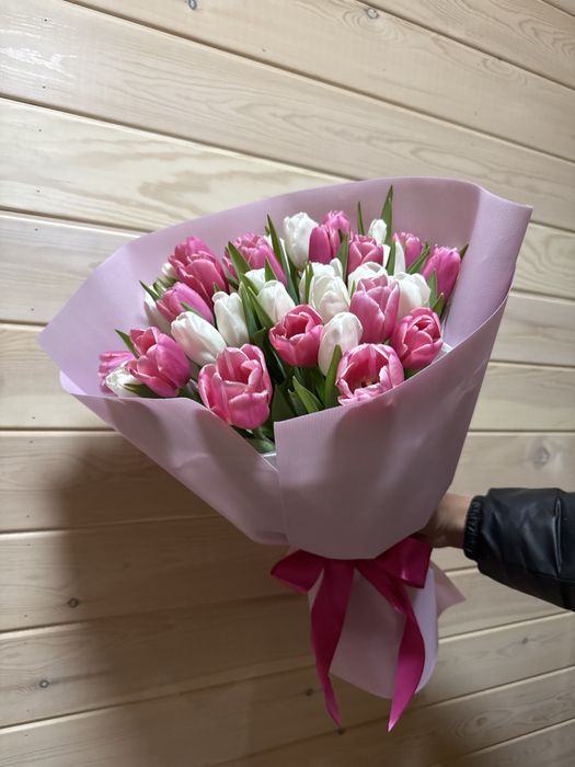 Тюльпаны на 8-е Марта