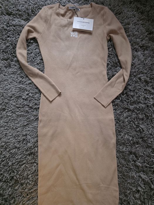 Чисто нова уникална рокля wang  С размер