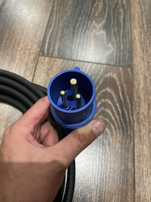 Чисто нови монофазни и трифазни удължители