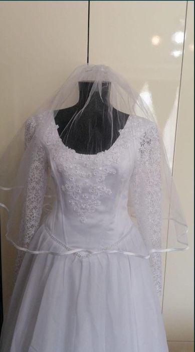 O frumoasă rochie elegantă.