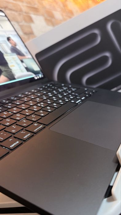 Macbook pro M4 16/512 (14,2)