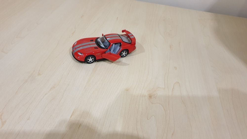 Продам машинку, моделька