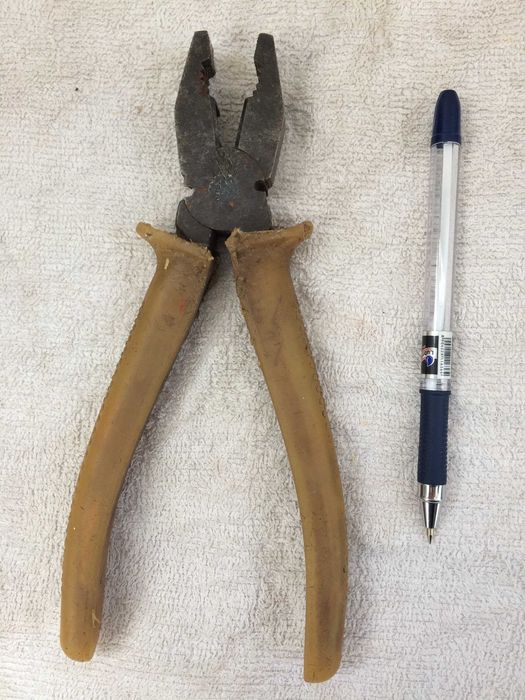 Топор, молоток, ножовка, зубило